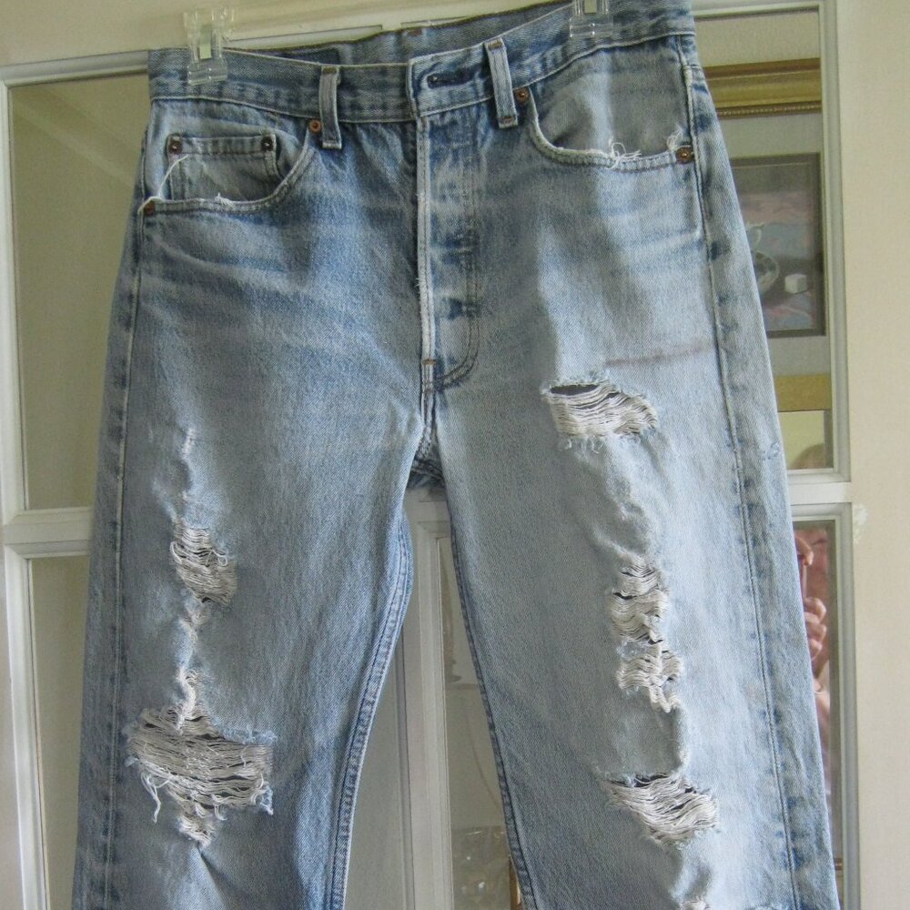 Vintage Levi's 501 Men's Button Fly Distroyed Grunge Sz W32x L36 actual W31x L36